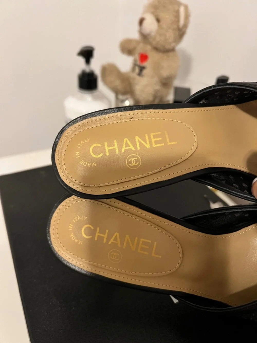 CHANEL size 37